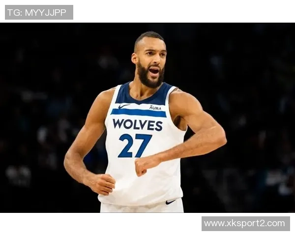 米奇谈文班遭戈贝尔垫脚经历直言疼痛但坚持完赛应无大碍